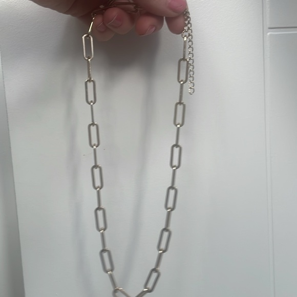 5 Necklaces - Picture 3 of 6